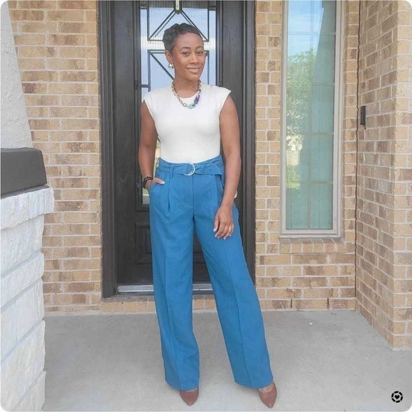 Women's High-Rise Relaxed Fit Straight Belted Trousers a new day nwt - Picture 2 of 6